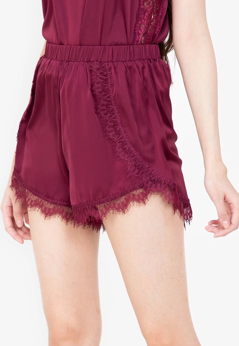 ZALORA BASICS Lounge Curve Hem Lace Trim Shorts - Billede 3