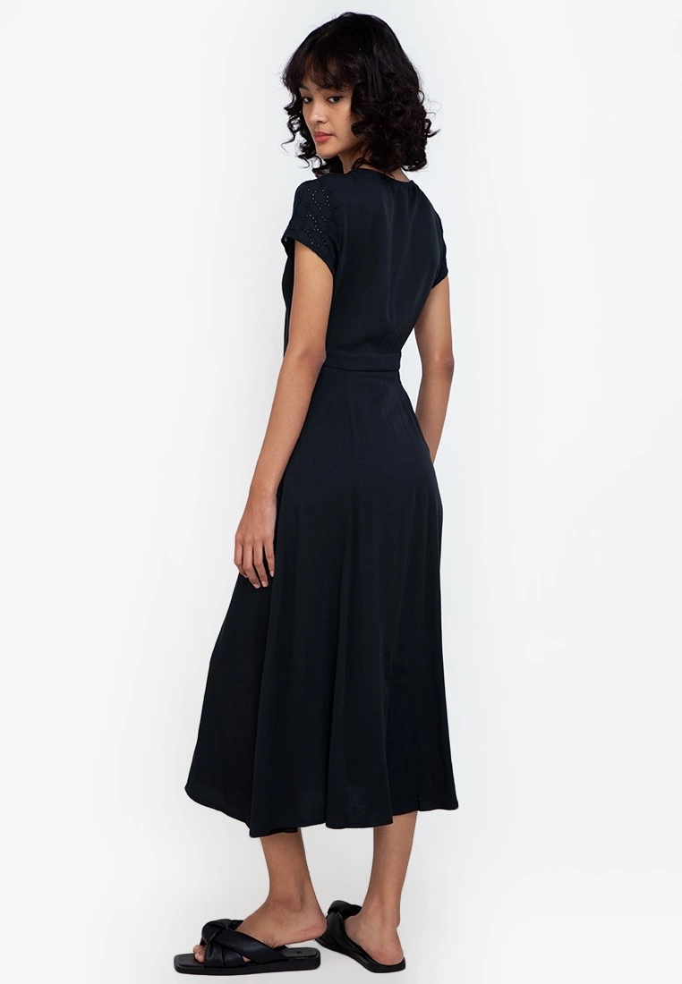 ZALORA BASICS Broderie Detail Knot Front Midi Dress - Billede 2