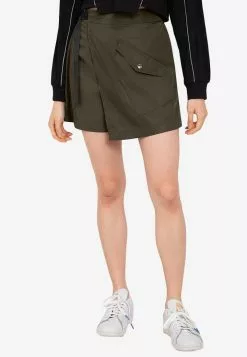 ZALORA BASICS Buckle Skorts