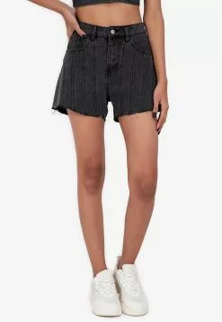 ZALORA BASICS Panelled Front Details Denim Shorts