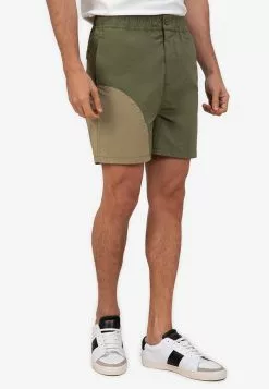 ZALORA BASICS Circle Block Shorts