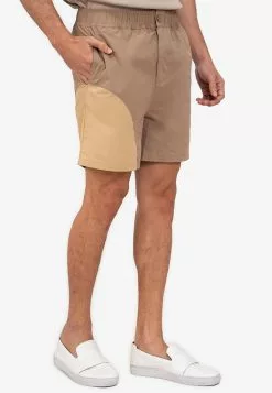 ZALORA BASICS Circle Block Shorts