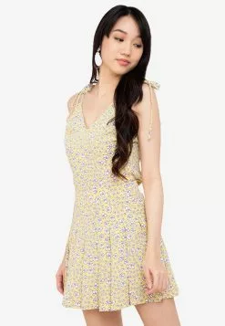 ZALORA BASICS Halter Tie Straps Top