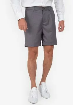 ZALORA BASICS Single Pleat Shorts
