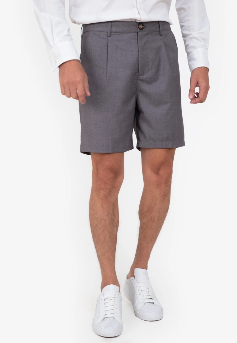 ZALORA BASICS Single Pleat Shorts