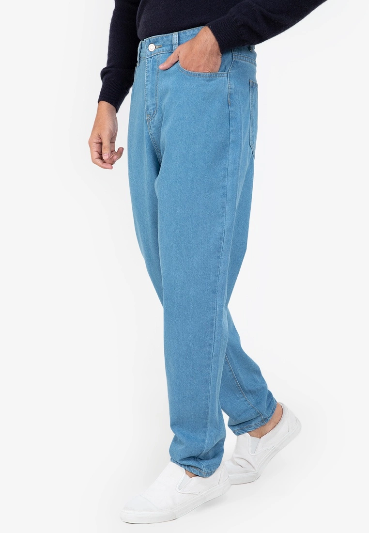 ZALORA BASICS Comfy Straight Loose Jeans