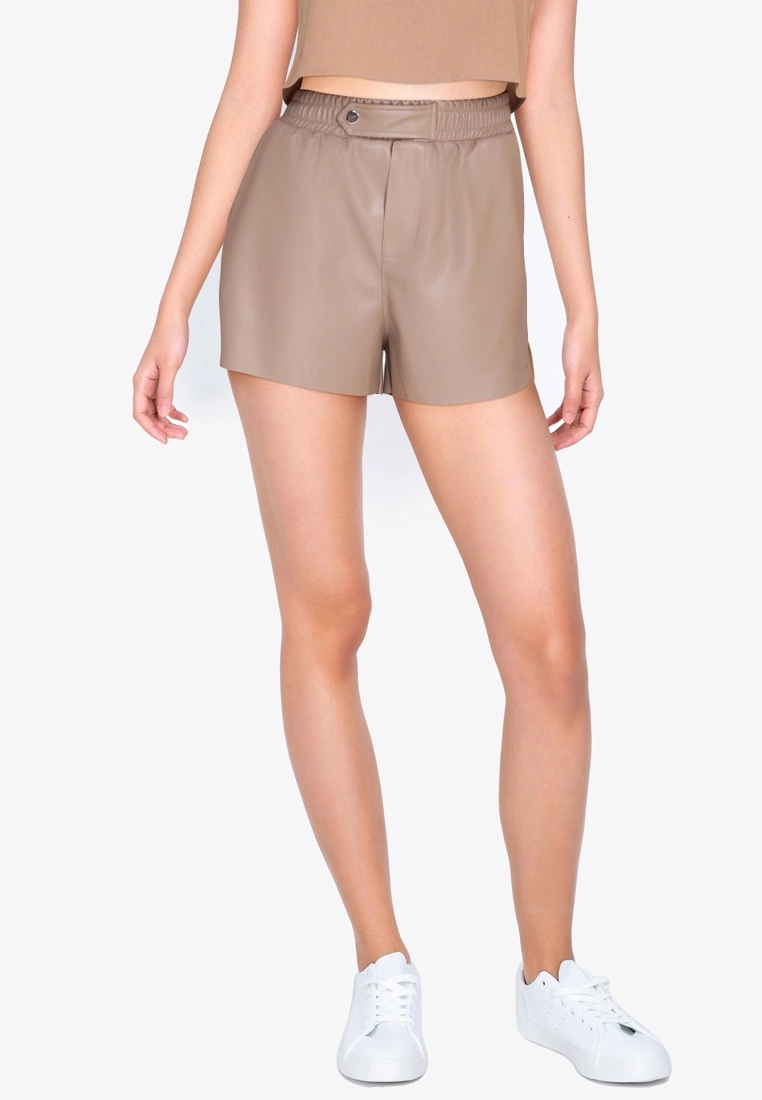 ZALORA BASICS Curve Hem PU Shorts