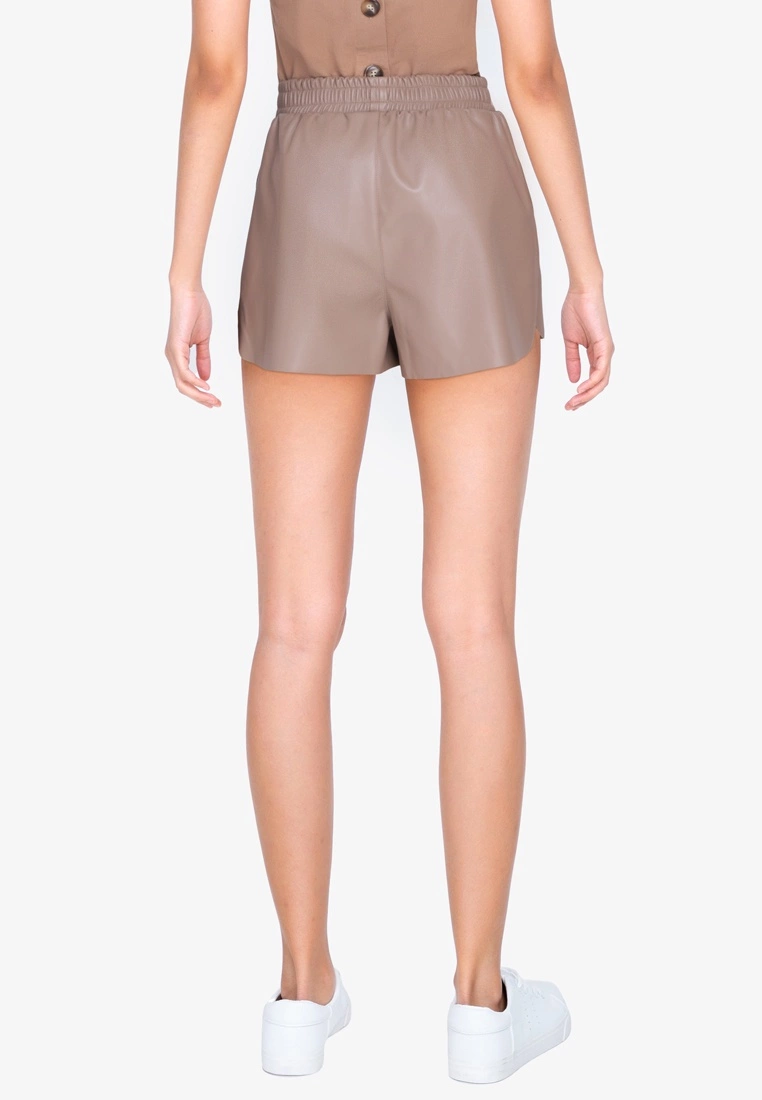 ZALORA BASICS Curve Hem PU Shorts - Billede 2