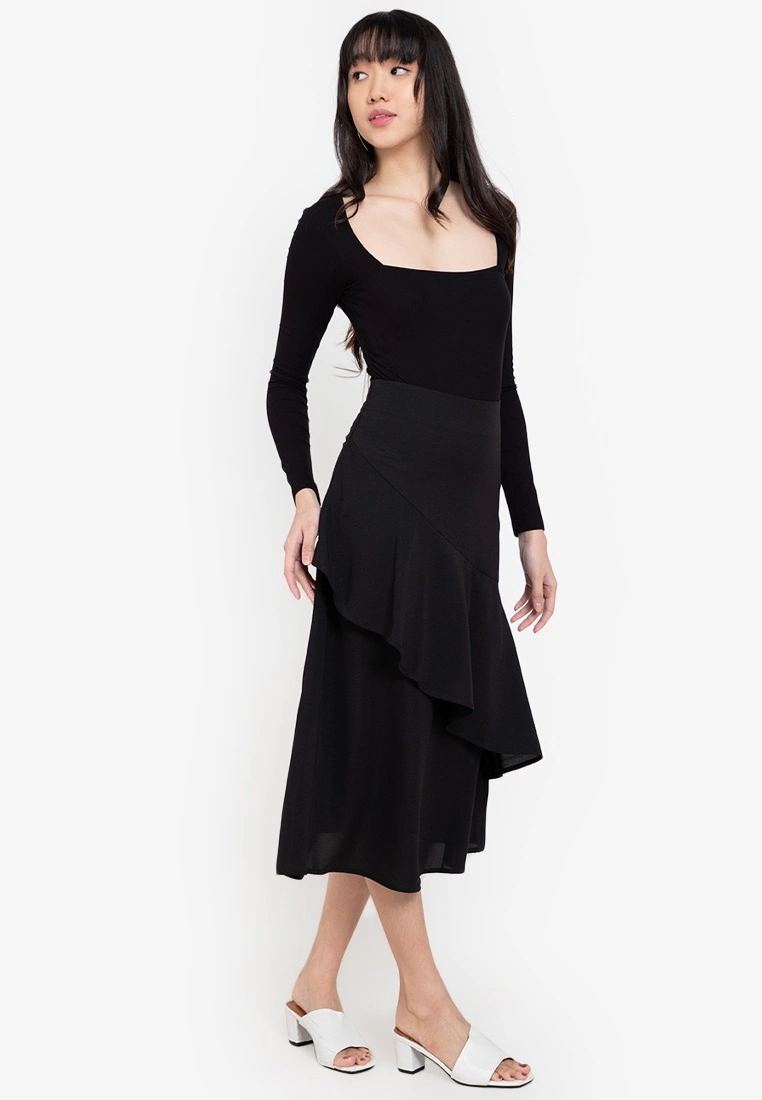 ZALORA BASICS Asymmetric Ruffle Midi Skirt - Billede 4