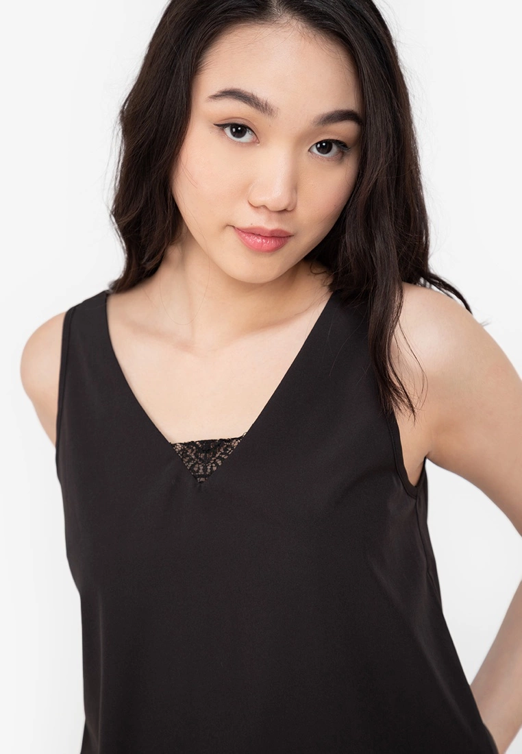 ZALORA BASICS V Neck Lace Insert Cami Top - Billede 3