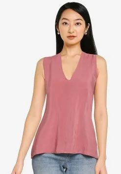 ZALORA BASICS Twist Back Detail Top