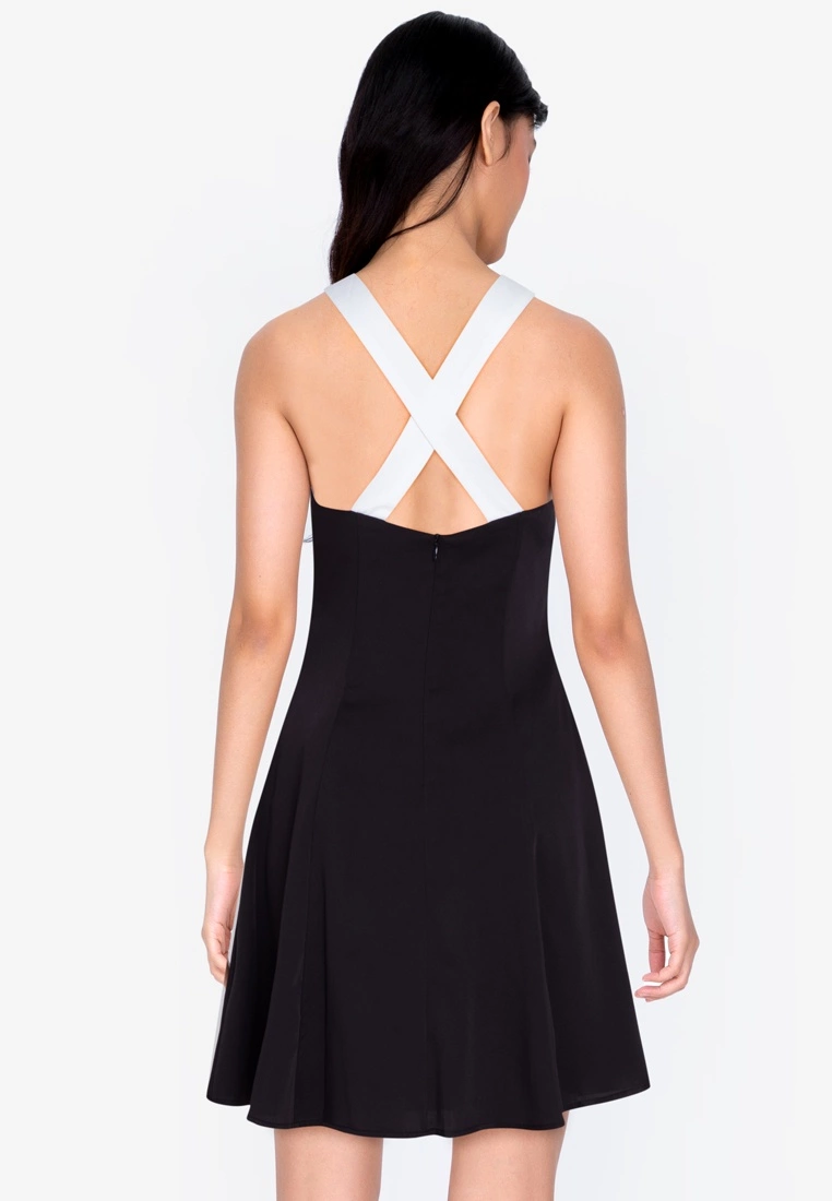 ZALORA BASICS Cross Back Fit and Flare Dress - Billede 2