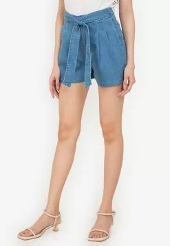 ZALORA BASICS Pleated Chambray Shorts