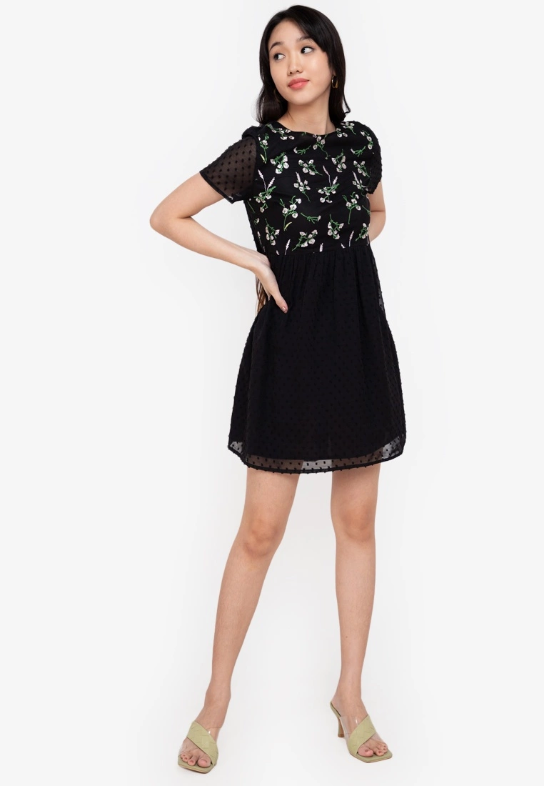 ZALORA BASICS Embroidery Smock Dress - Billede 4