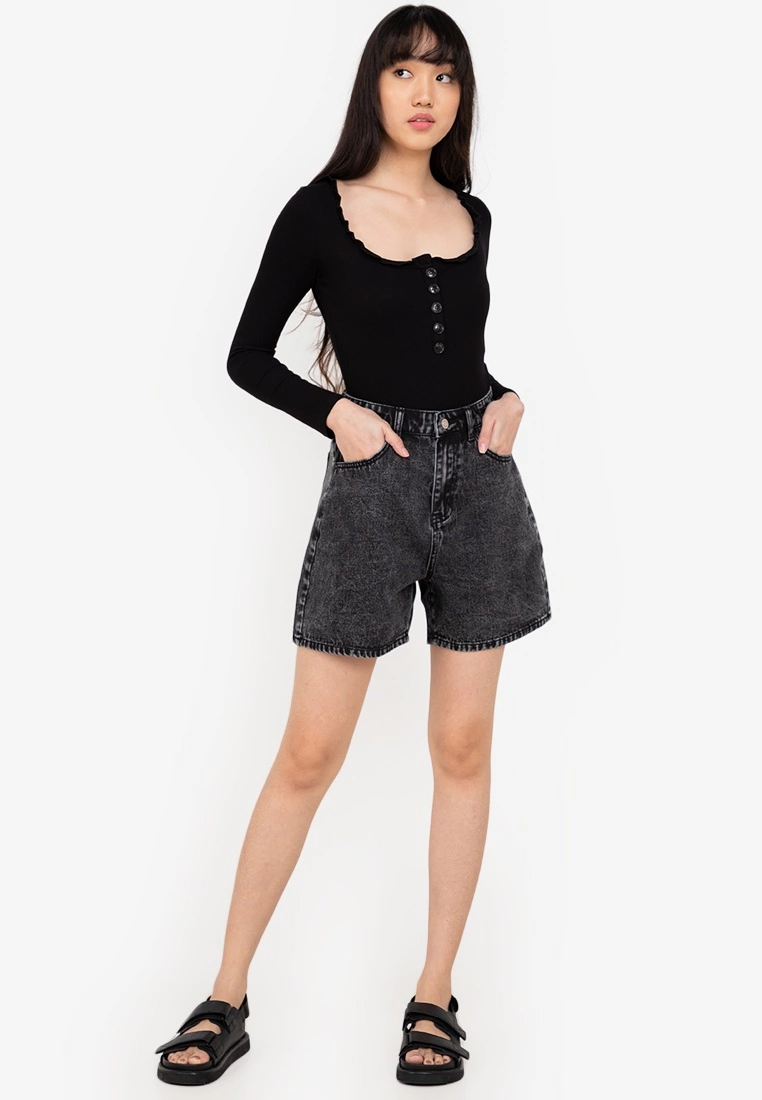 ZALORA BASICS Acid Wash Denim Mom Shorts - Billede 4