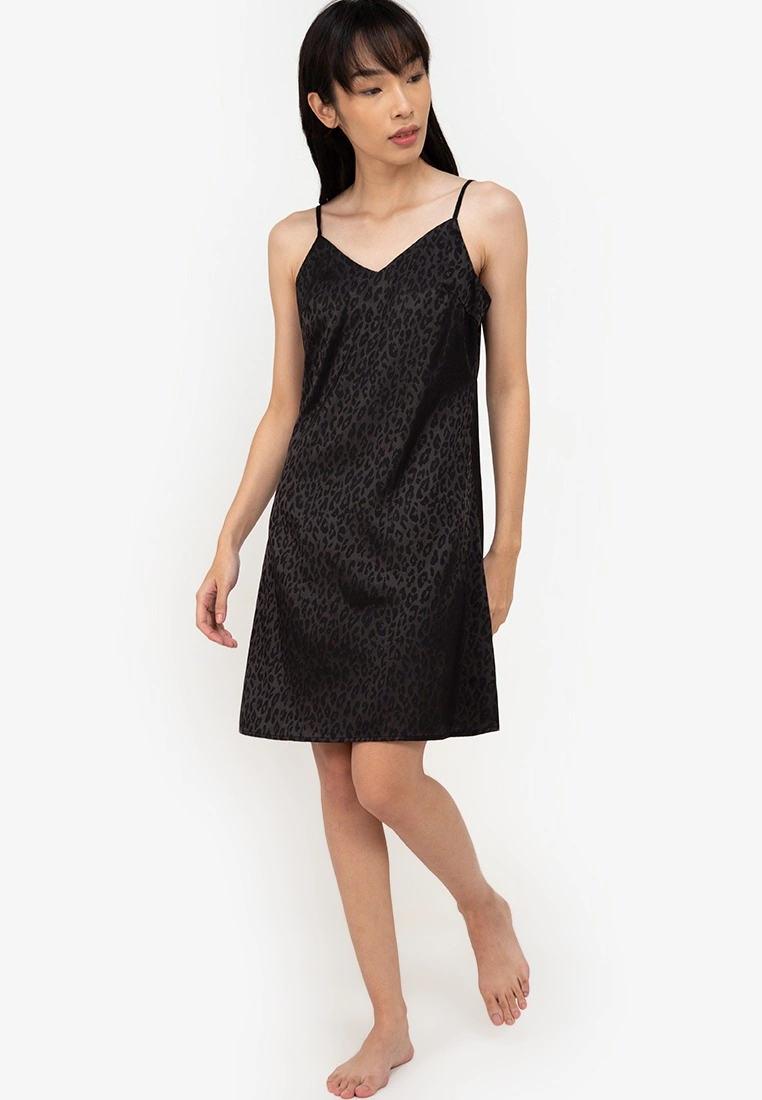 ZALORA BASICS Lounge Satin Chemise - Billede 4