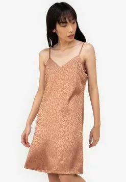 ZALORA BASICS Lounge Satin Chemise