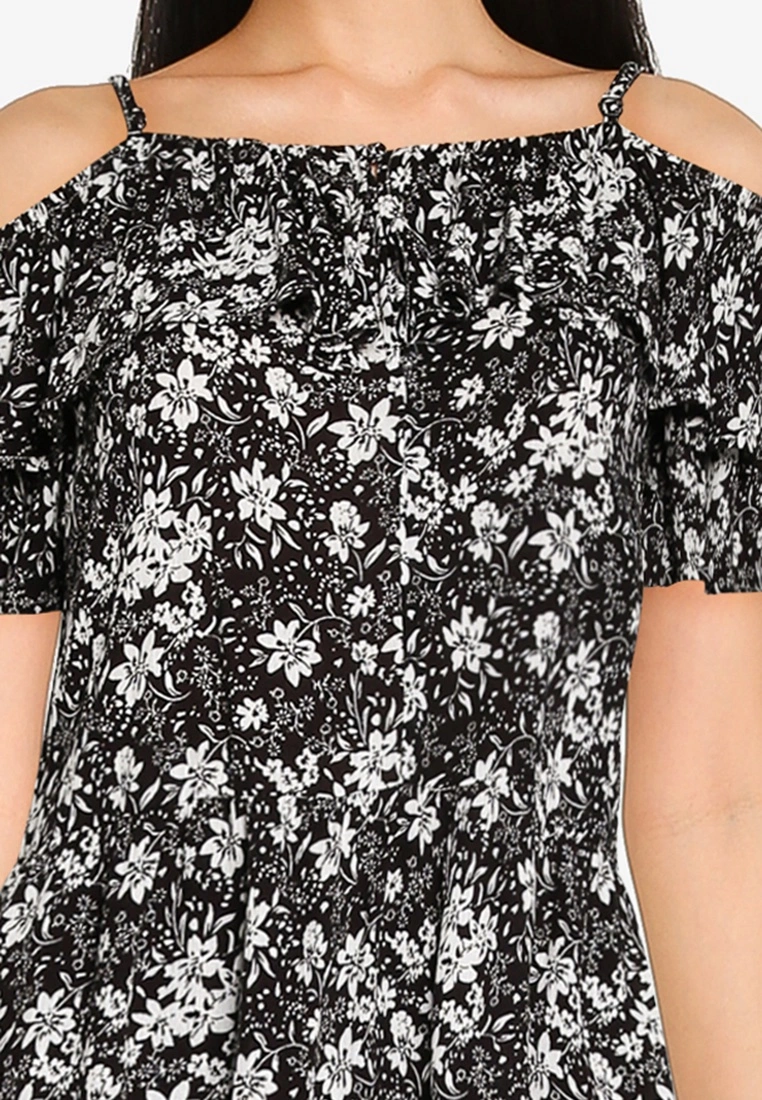 ZALORA BASICS Ruffled Cold Shoulder Top - Billede 3