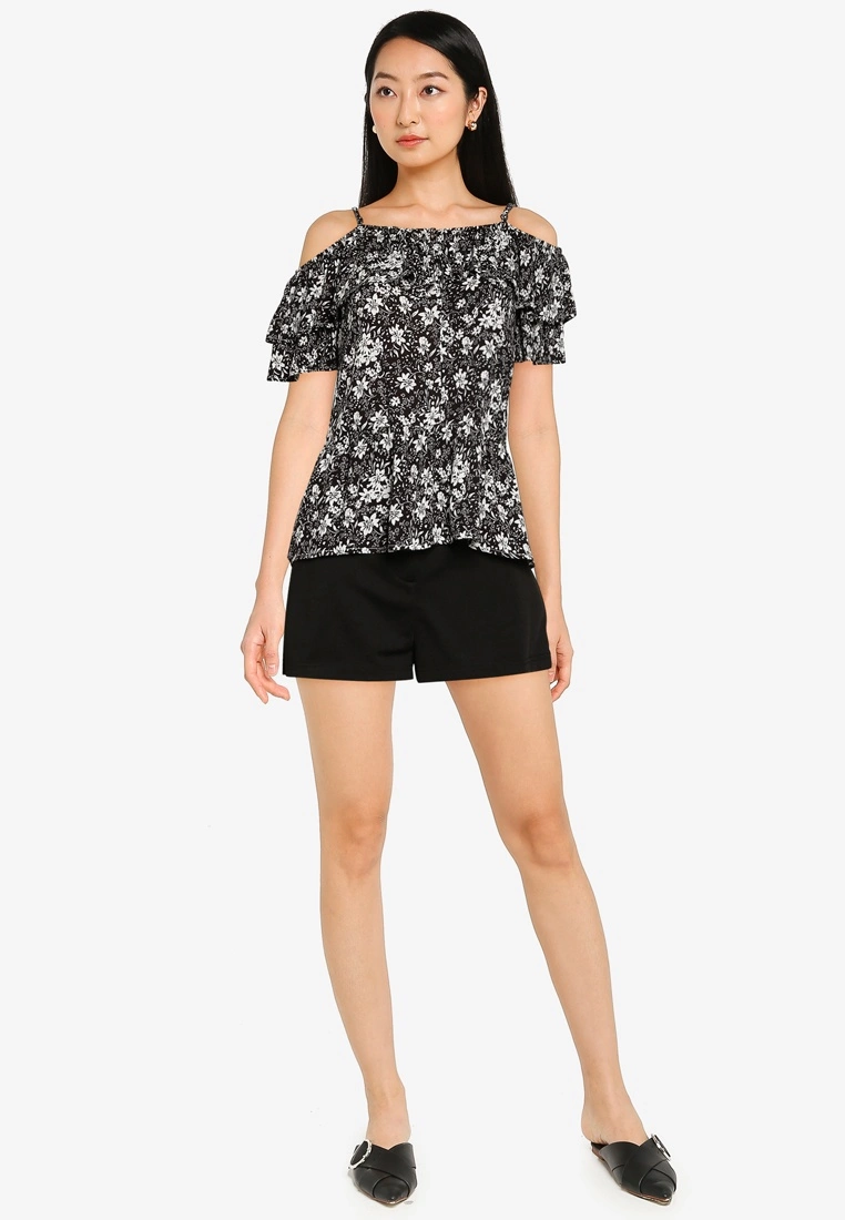 ZALORA BASICS Ruffled Cold Shoulder Top - Billede 4