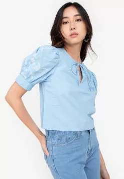 ZALORA BASICS Embroidery Crop Top