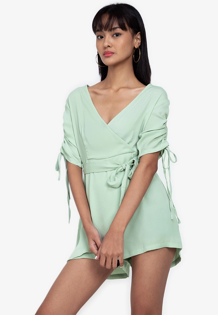 ZALORA BASICS Ruched Sleeve Playsuit
