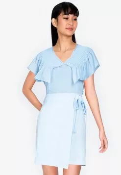 ZALORA BASICS Pintuck Detail Crop Top