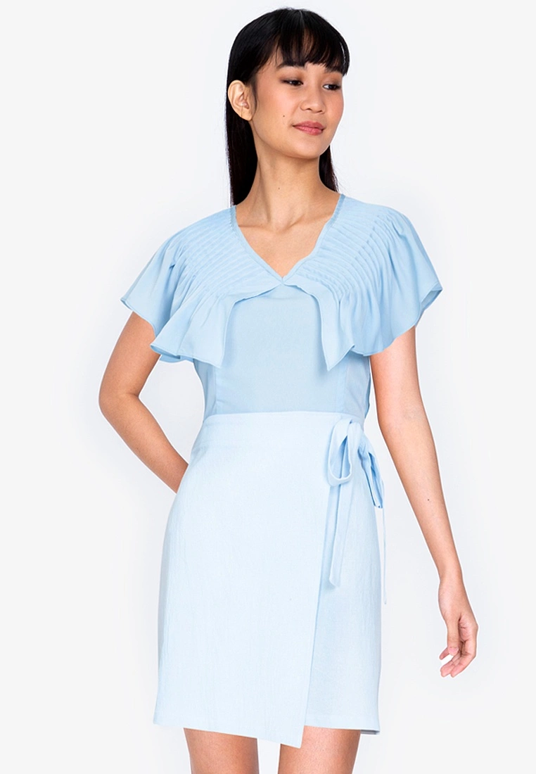 ZALORA BASICS Pintuck Detail Crop Top