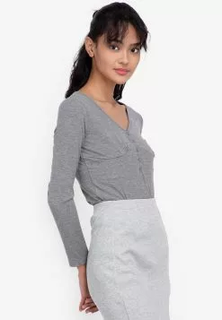 ZALORA BASICS Long Sleeve Deep V Bodysuit