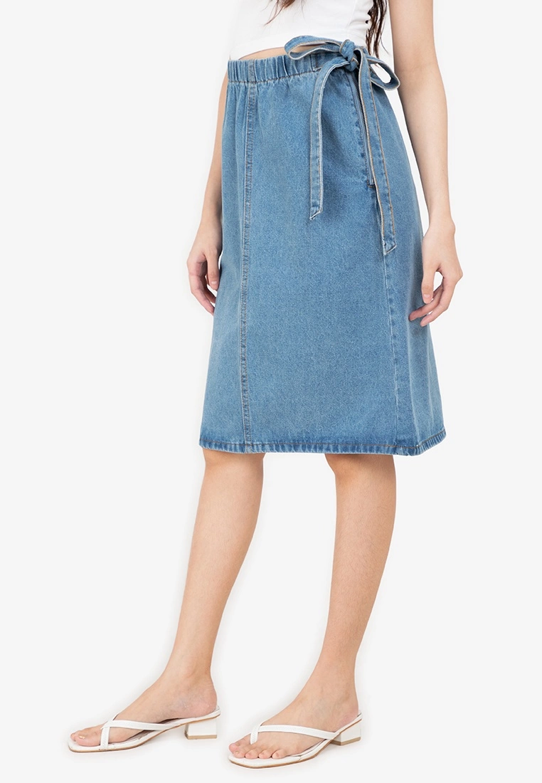 ZALORA BASICS Side Tie Midi Denim Skirt