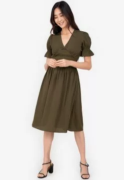 ZALORA BASICS Short Puff Sleeve Midi Dress