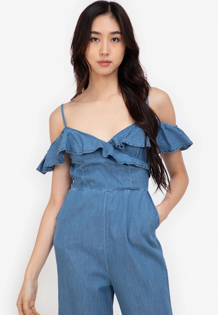 ZALORA BASICS Cold Shoulder Denim Capri Jumpsuit - Billede 3