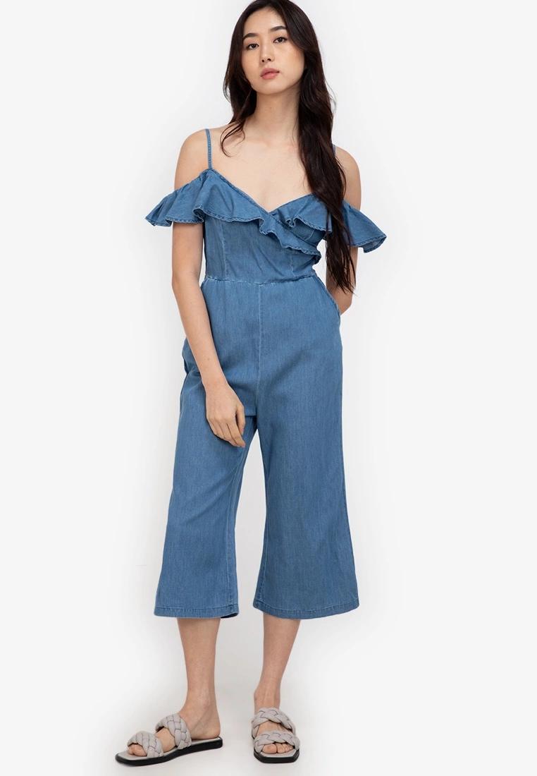 ZALORA BASICS Cold Shoulder Denim Capri Jumpsuit - Billede 4