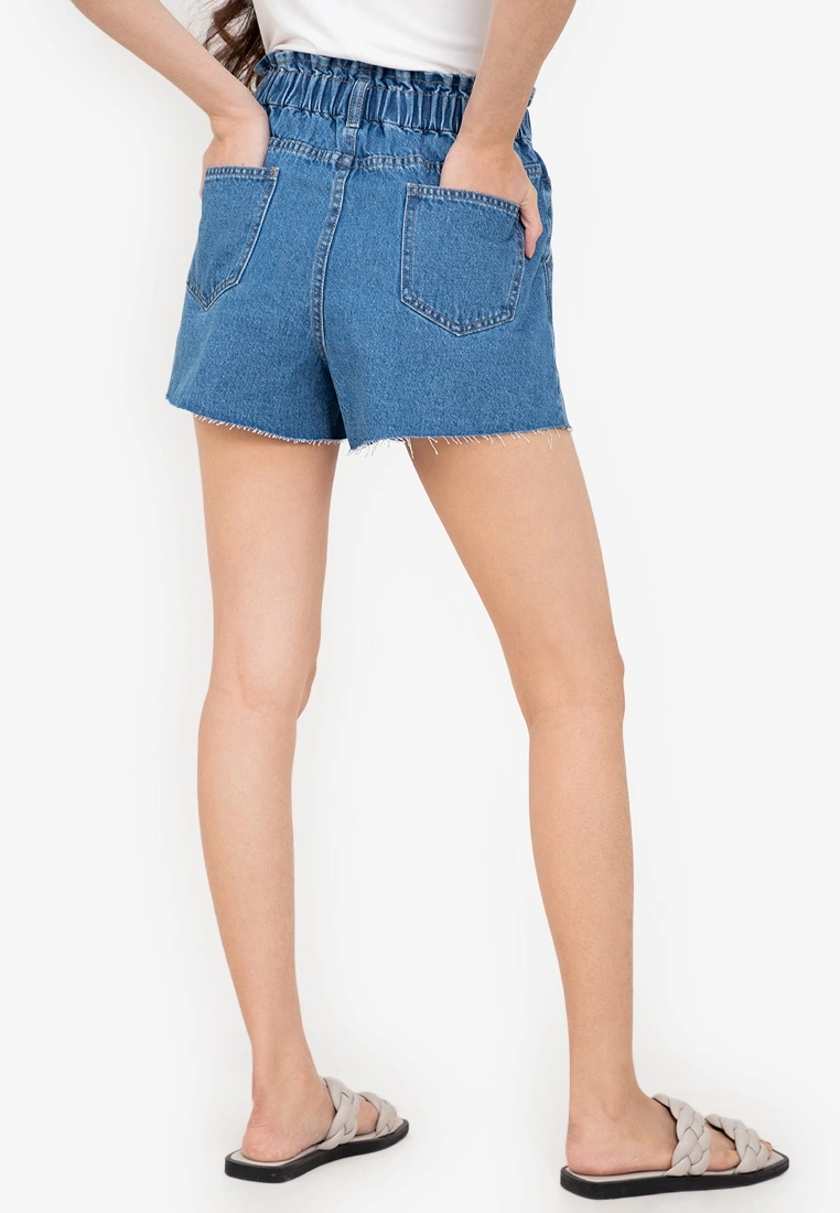 ZALORA BASICS Raw Hem Paperbag Denim Shorts - Billede 2