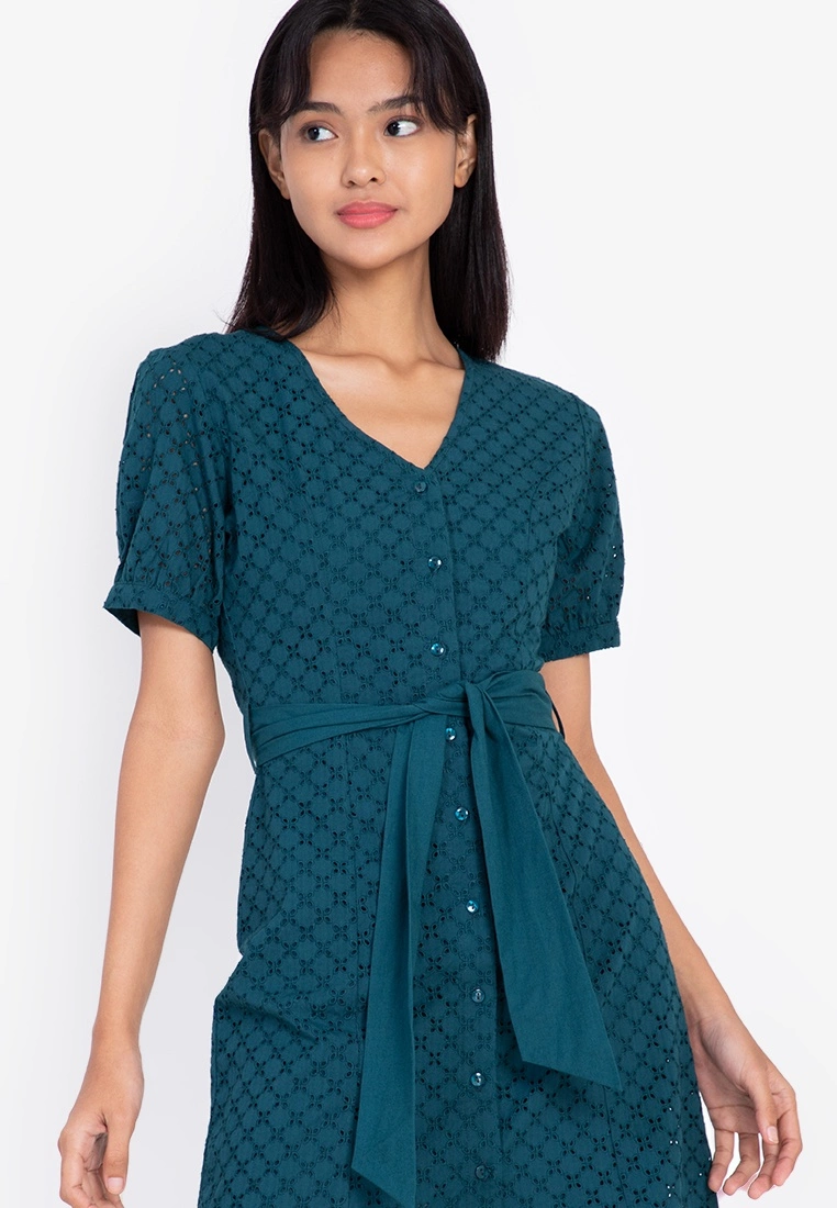 ZALORA BASICS Broderie Fitted Shirt Dress - Billede 7