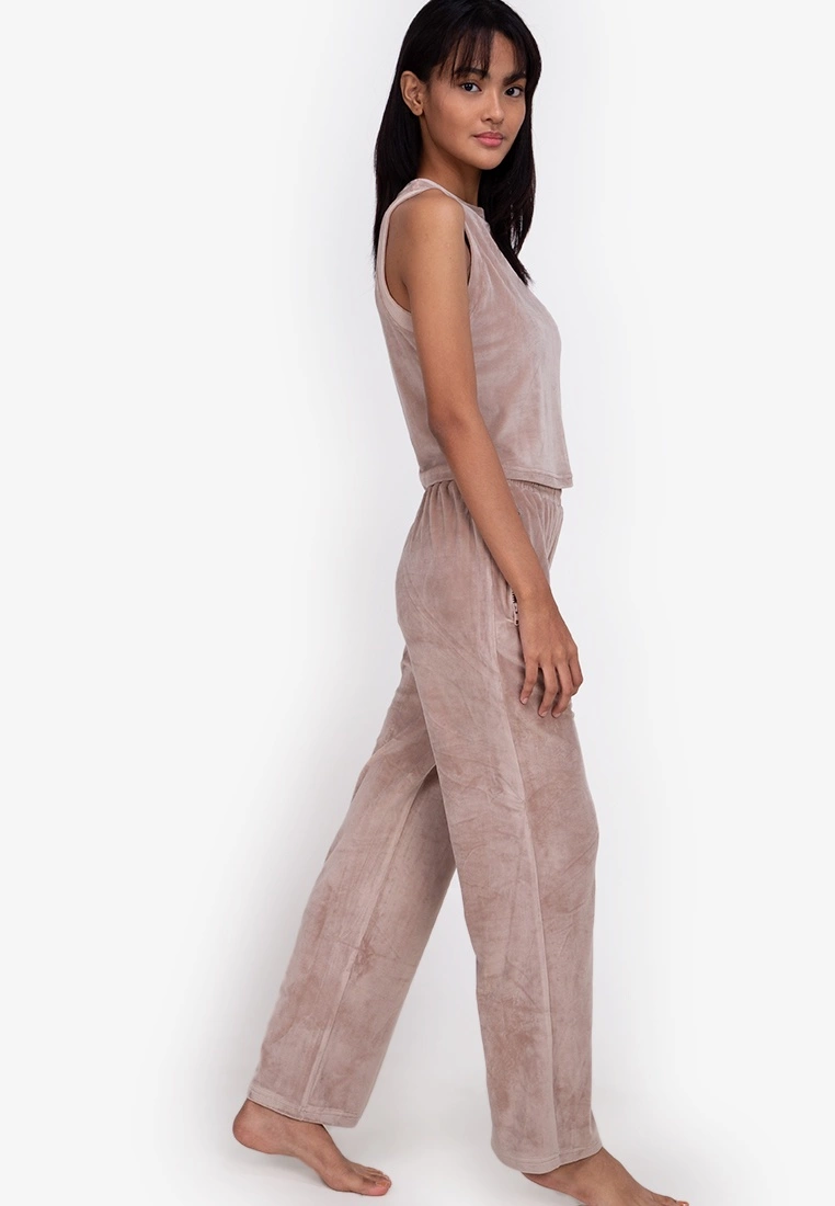 ZALORA BASICS Lounge Velour Crew Neck Tank - Billede 4