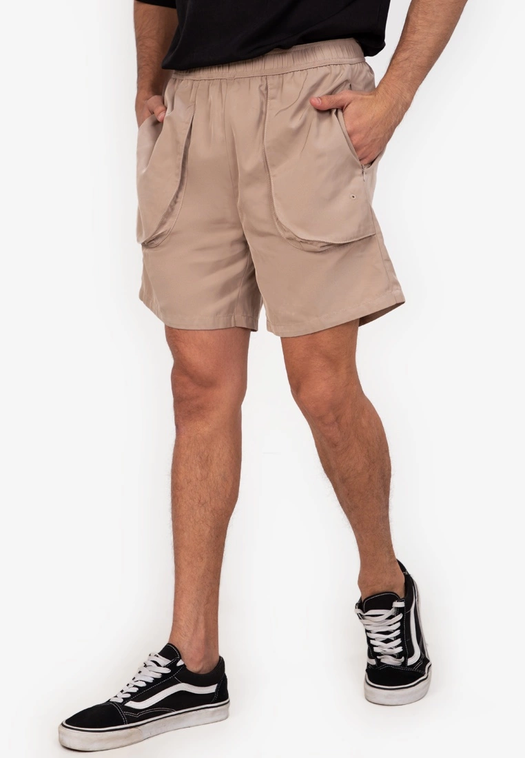 ZALORA BASICS Flap Pocket Shorts
